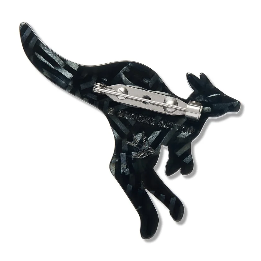 BHEC106 Matjumpa Ritjinguthinha Brooch-2.JPG