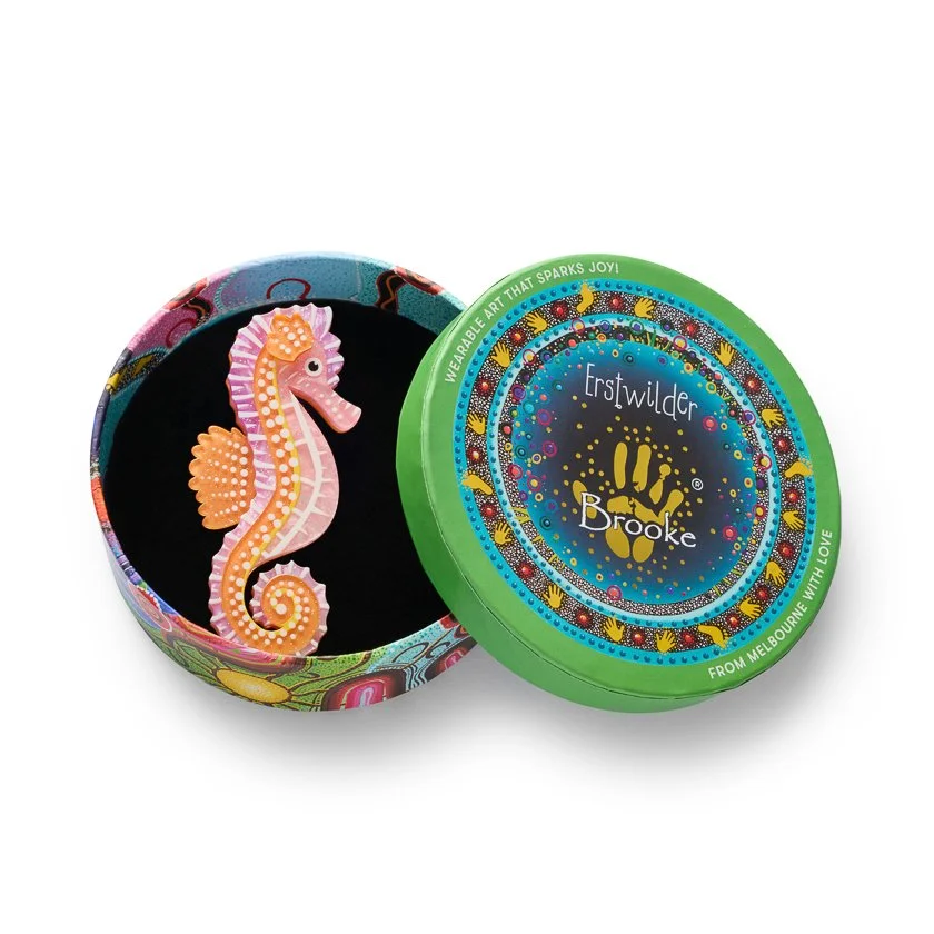 BHEC111 Kuu Wanana Brooch-3.JPG