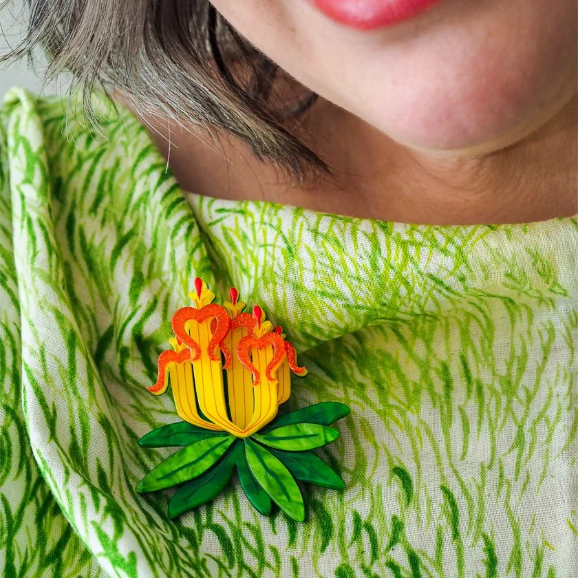 BHEM106 Long-flower Mistletoe Brooch  (1).JPG