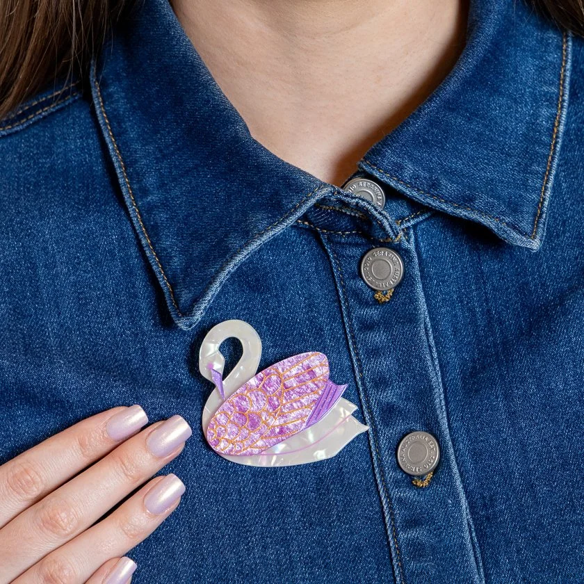 BHDW106 Sabine the Swan Brooch (1).JPG