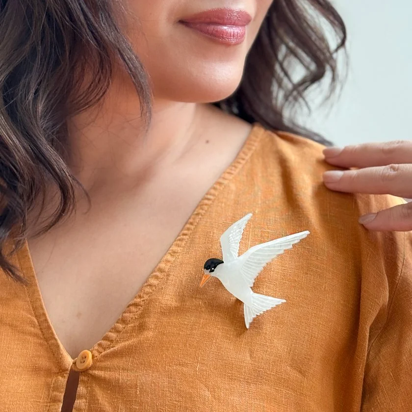 BHDY117 New Zealand Fairy Tern Brooch (1).JPG