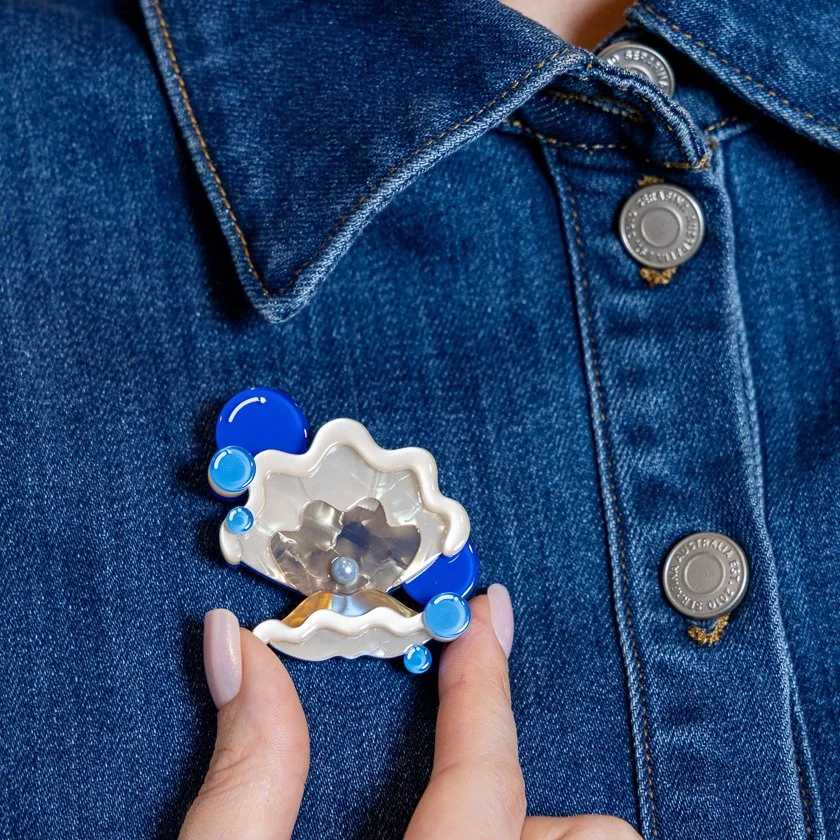 BHDW111 Treasure Within Brooch (1).JPG