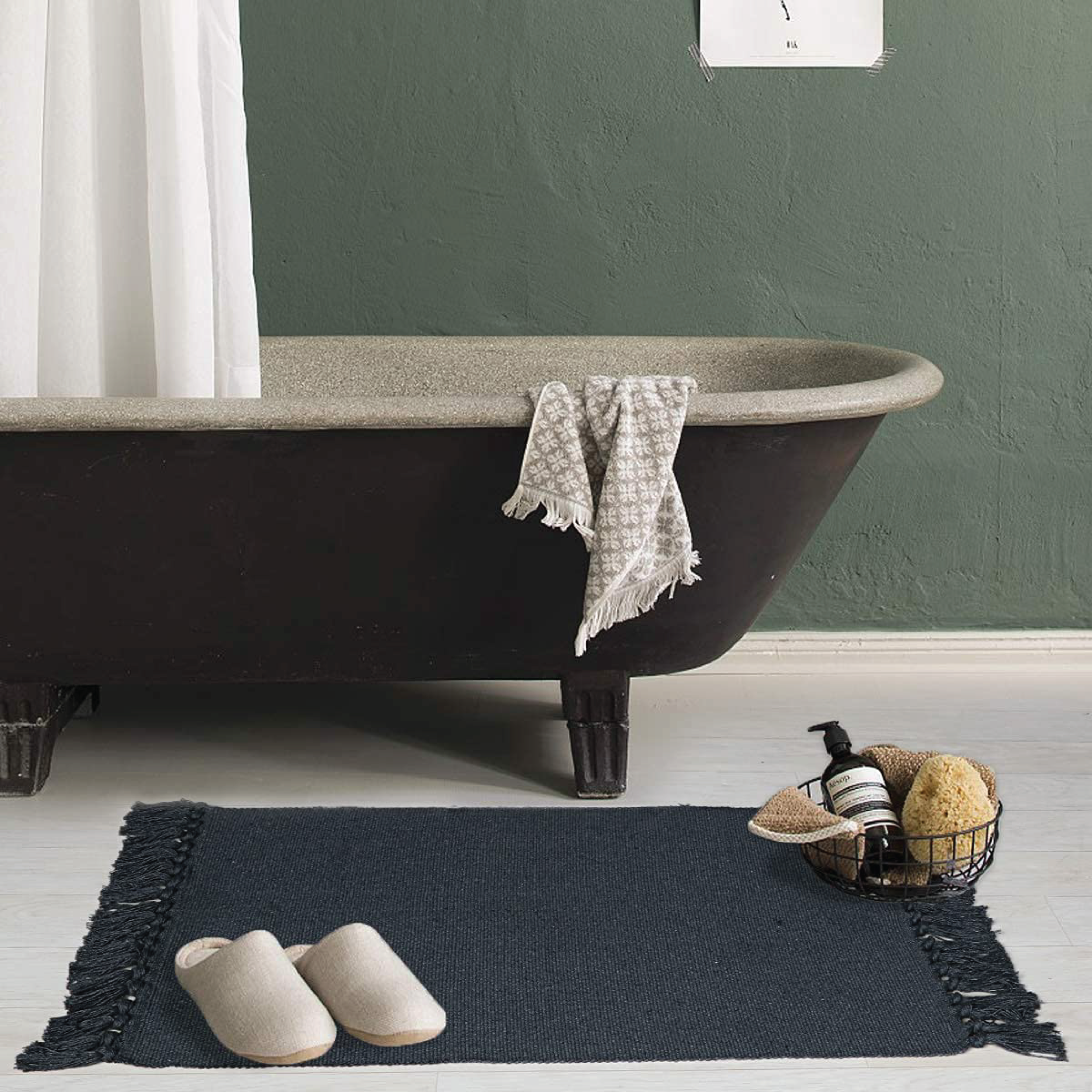 fringe bath rug.png