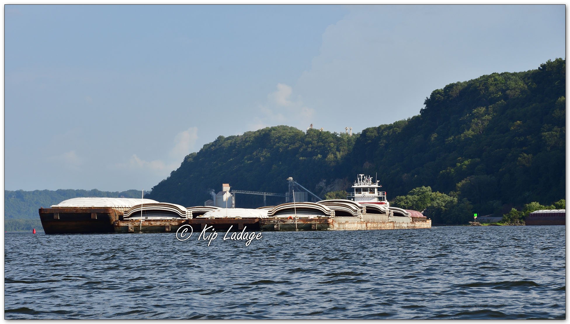 Barge on Mississippi River - Image 1138244