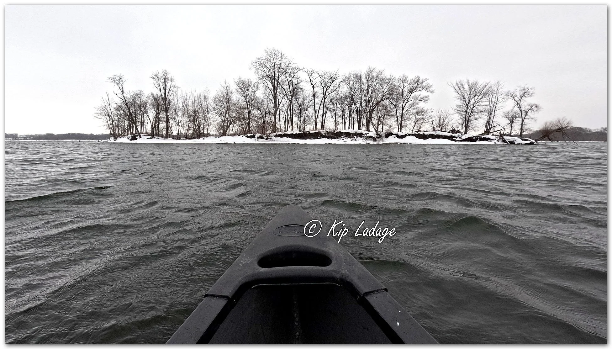 Paddling in Winter - Image 1047375