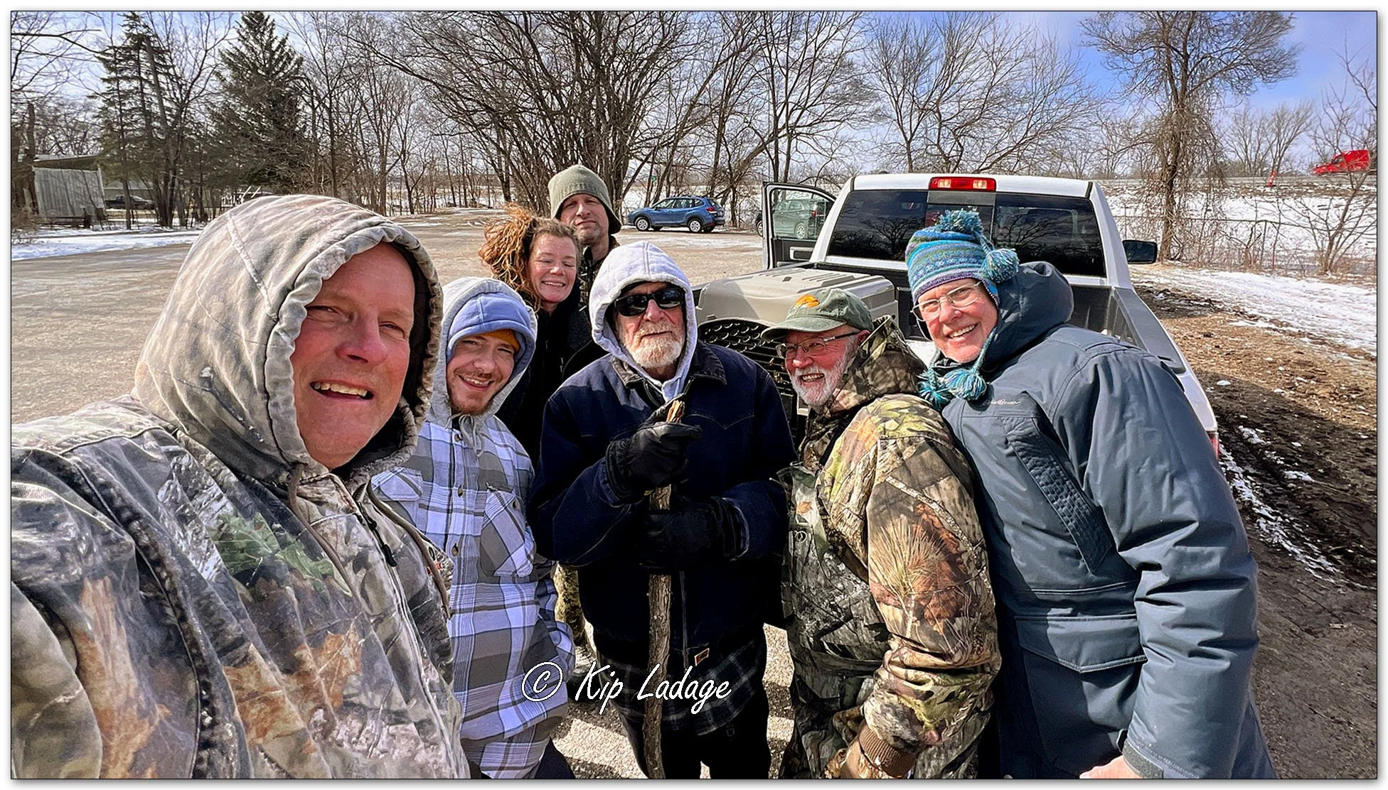 Injured Bald Eagle Capture Team - Image 1074096