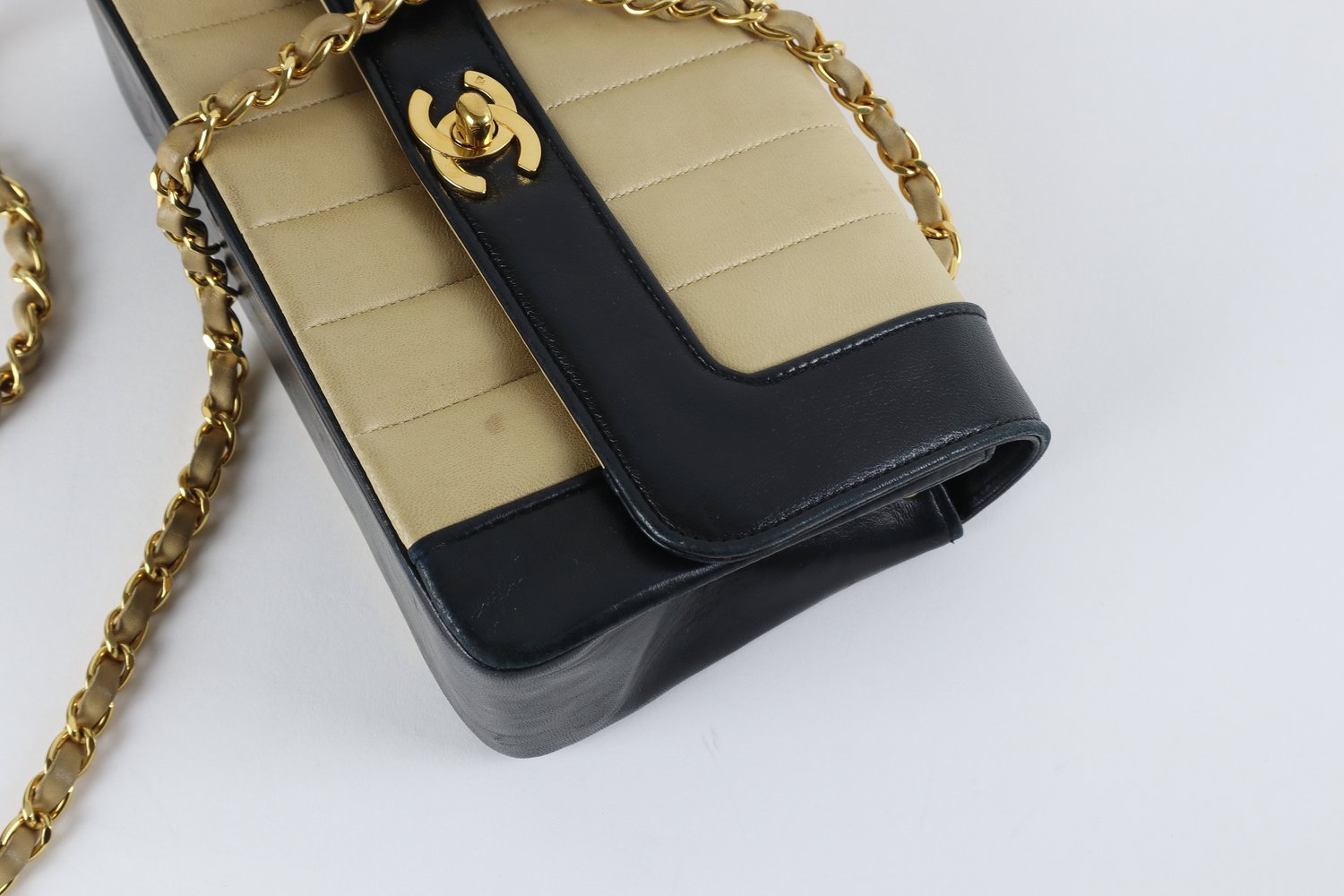 Chanel Vintage Small Classic Flap Exotic Lizard Leather 24K Gold CC Black  Bag For Sale at 1stDibs