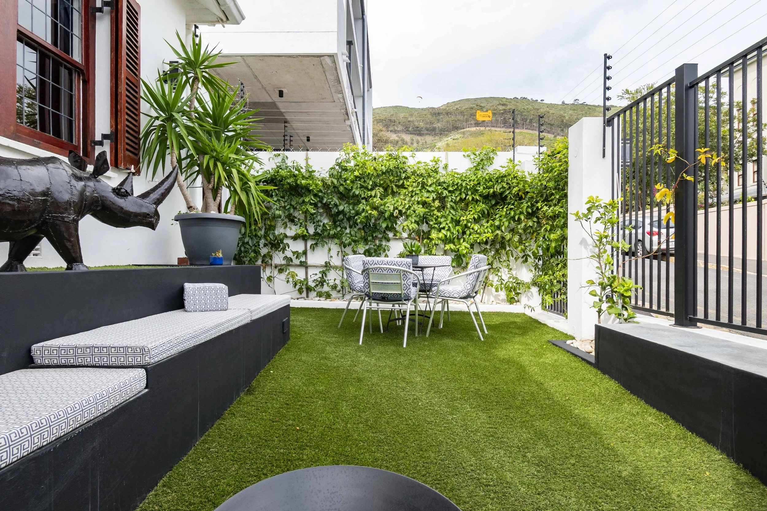 Right Garden (parallel view)