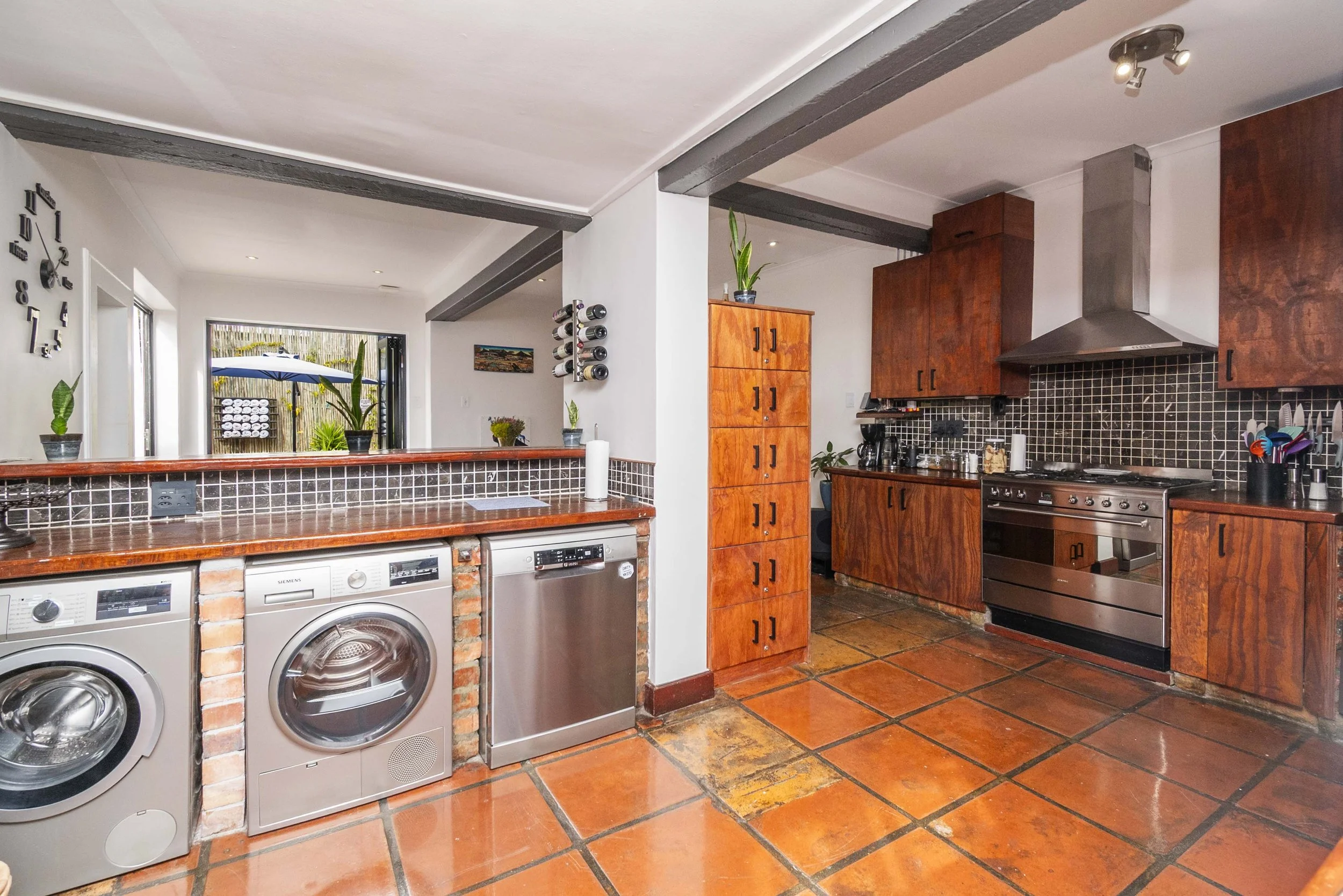 Kitchen 1.JPG