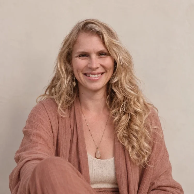 Sonia Sarina Birrer, regression therapist and channel, smiling