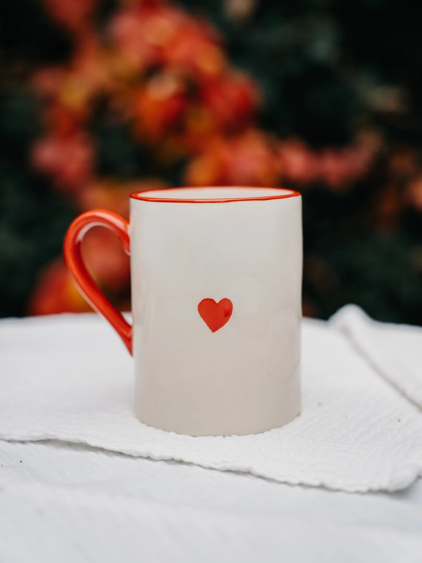 Venku to sp&iacute;&scaron; vypad&aacute; jako podzim 🍂🍁a s t&iacute;m může přij&iacute;t i pocit zpomalen&iacute; a &uacute;navy. 

N&aacute;hl&eacute; změny počas&iacute; d&aacute;vaj&iacute; tělu zabrat, a proto nen&iacute; nutn&eacute; na sebe 