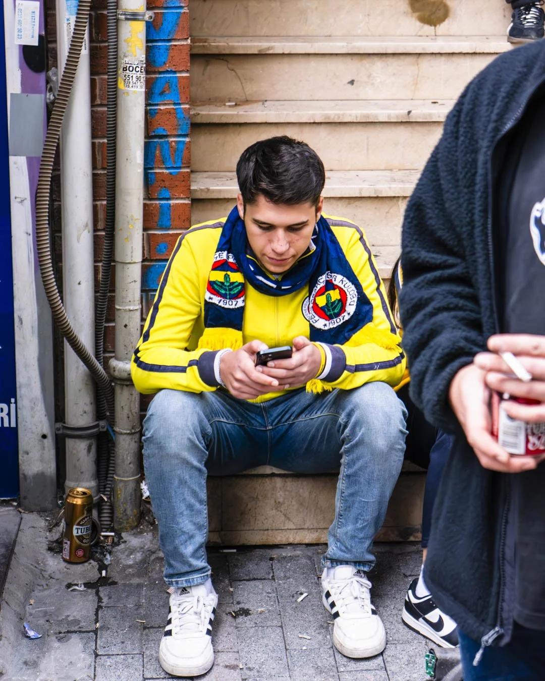Istanbul_03_PreGameCrowd-14.jpg