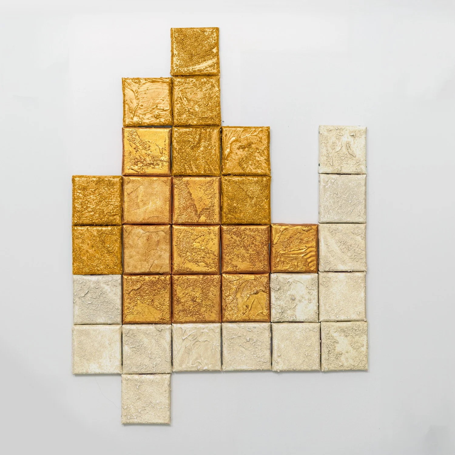 Artist: Veronika Vegesent. Title: One hundred years of the Baltic sea evolution. 1923. 2023. Unframed.
Materials: Plastic-free acrylic, sand from Helsinki, Gold Mica, light Limonite, Azurite and Silver Mica pigments on linen canvas, con- struction ma