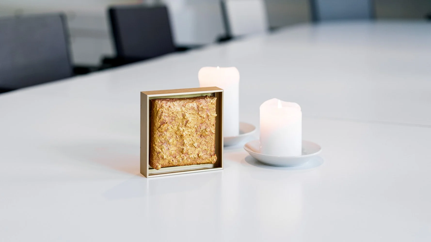 gold art for shelves by vegesent