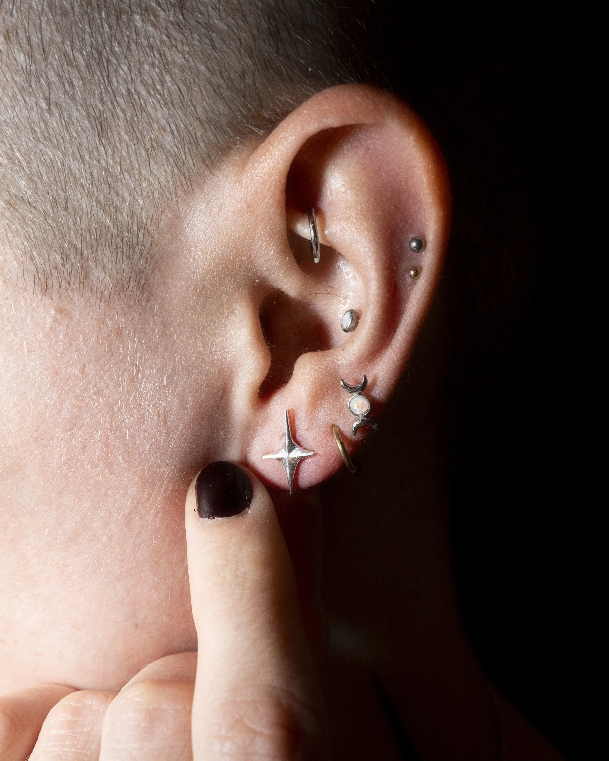 Boucle d'oreille étoile, Collaboration entre Hugo Tabouret Accessoires et Parraine la Bonnx Féex.