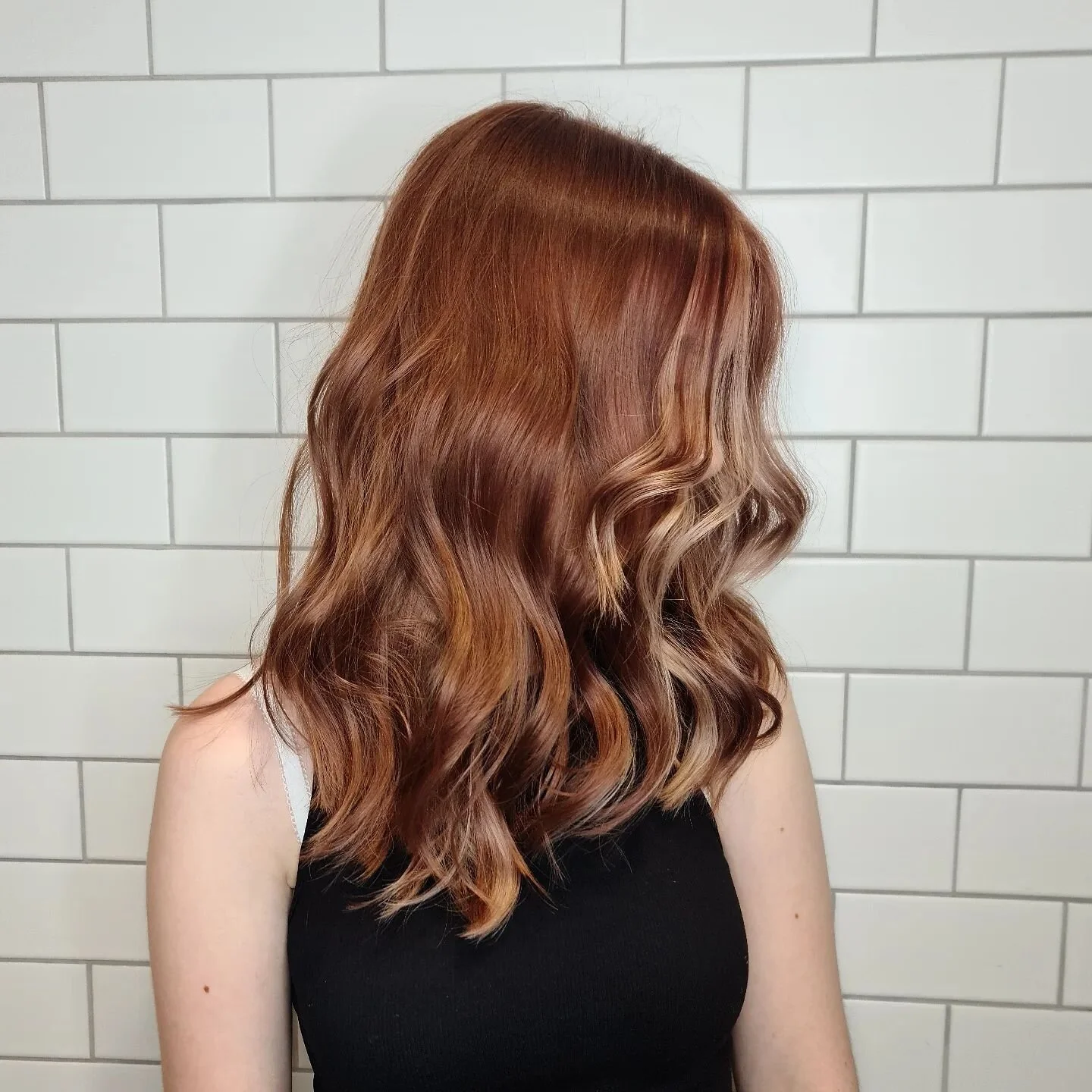 Curly mid length shag with incredible autumn colours

Using @oribe dry texturising spray to finish. Supershine light to  prep.
@dysonhairpro always a great finish.

Cut and styled @bartekcass
Painted by @adrian_hairlondon_official_