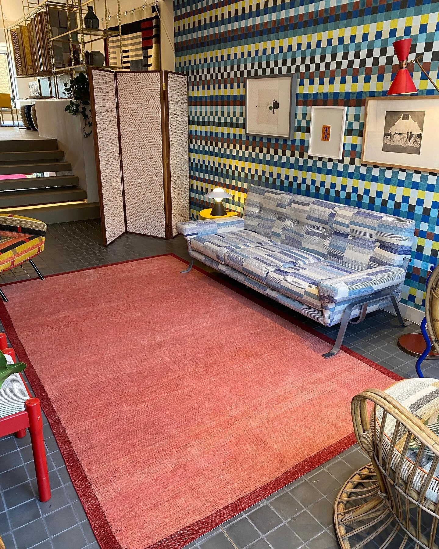 Gregory Parkinson PINK rug in the new @8hollandstreet Albers installation @christopherfarrdesign showroom 🔥🔥🔥