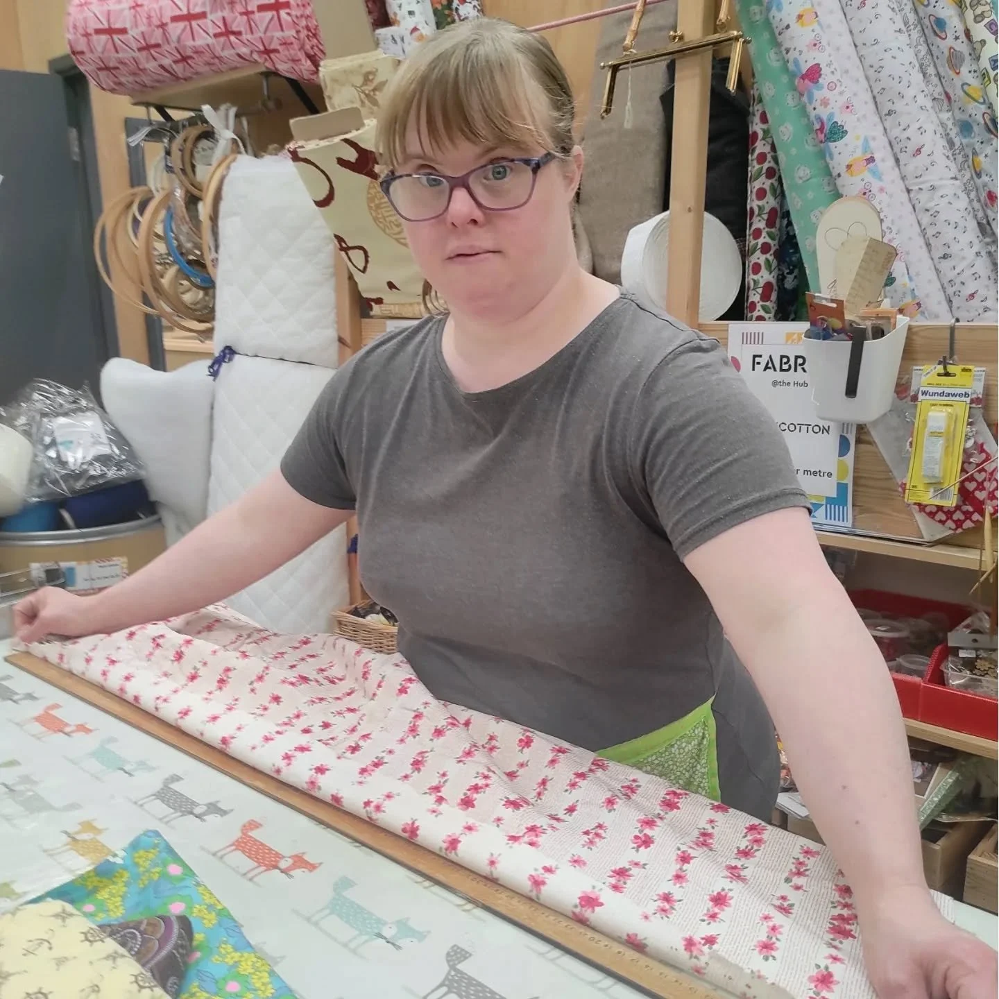 We do not have blackberries here but your late summer foraging 🧺 at the Scrapstore may surprise you with a unique vintage fabric selection.  All measured, folded, labelled and displayed by our talented trainees. #fabricvintage #vintageprints #sewing