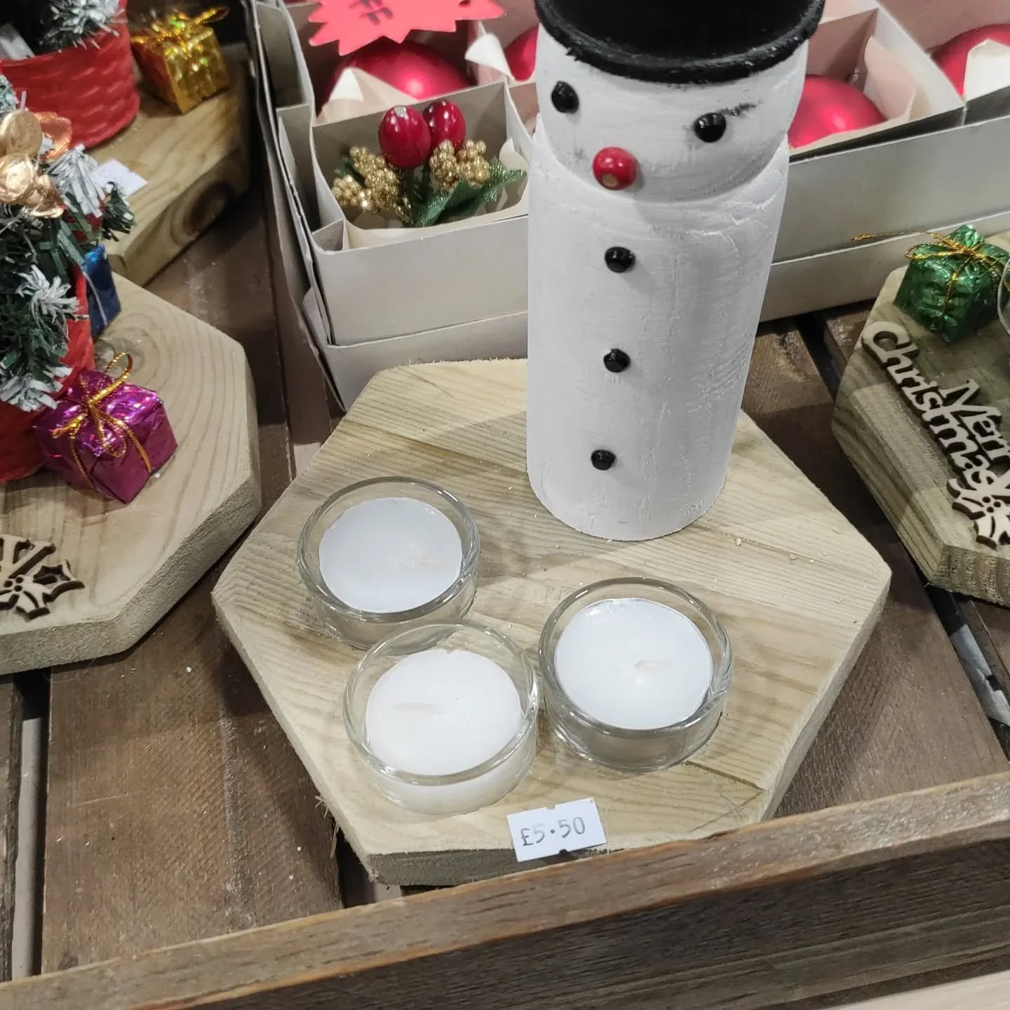 Roll on, roll on ! Today is the last chance to get some amazing bargains of Christmas 🎄🎁 decs, fabric, crafts, wrapping paper, boxes, hampers, baskets. Today is the last day of our flash sale ! Always low  prices and high quality #scrapstoreuk #scr