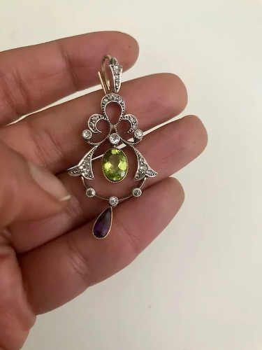Suffragette-Diamond-Peridot-Amethyst-Pendant-full-7o-500-32-f.png
