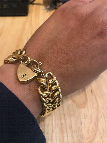 Beautiful-Gold-Double-Curb-Link-Victorian-full-6o-500-73-f.png