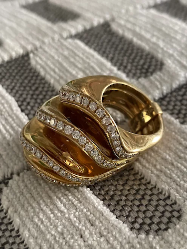 Stunning-Bold-De-Grisogono-Ring-18ct-full-2o-500-6fee528e-f.png