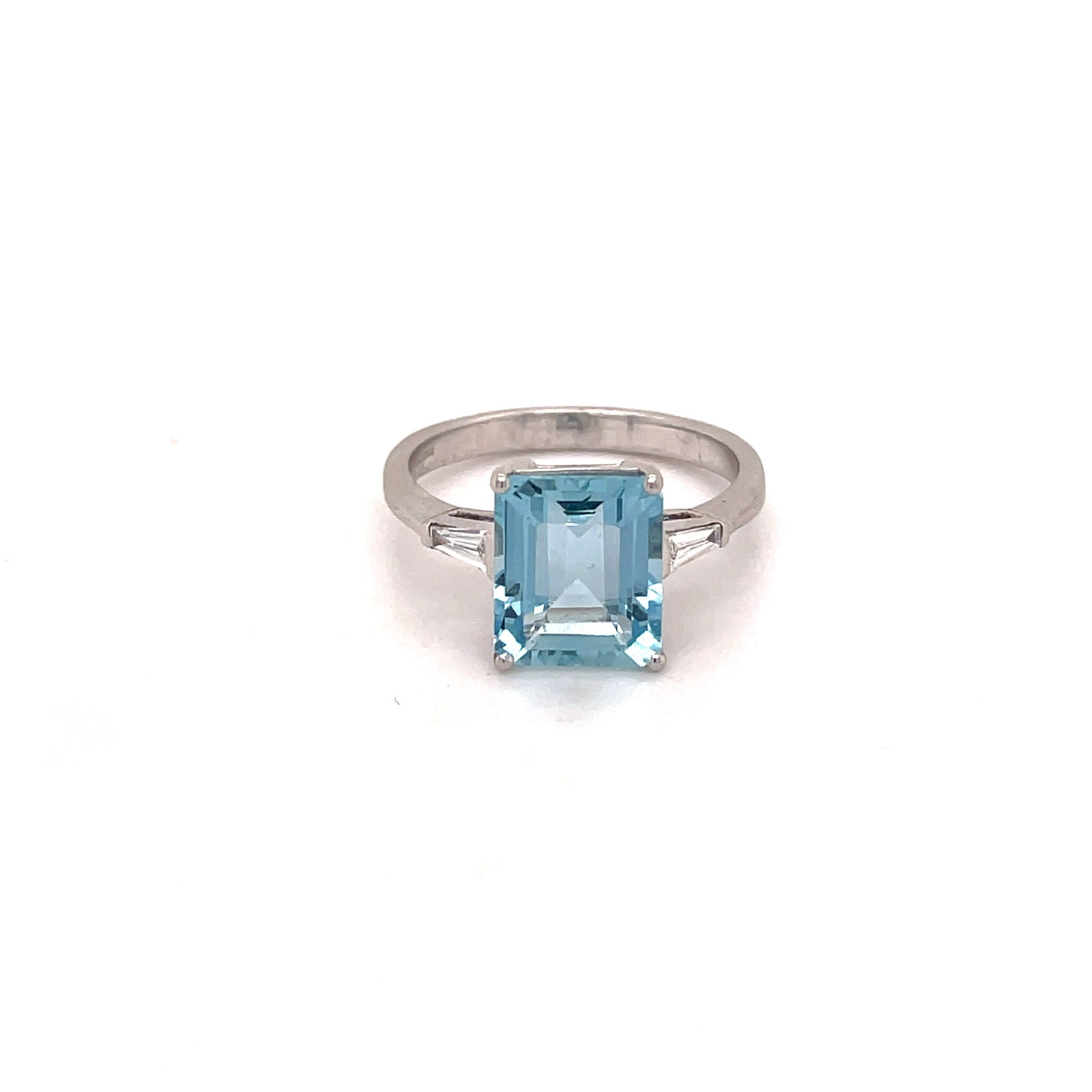 Bright, Icy Blue Aquamarine and Diamond Ring in 18ct White Gold