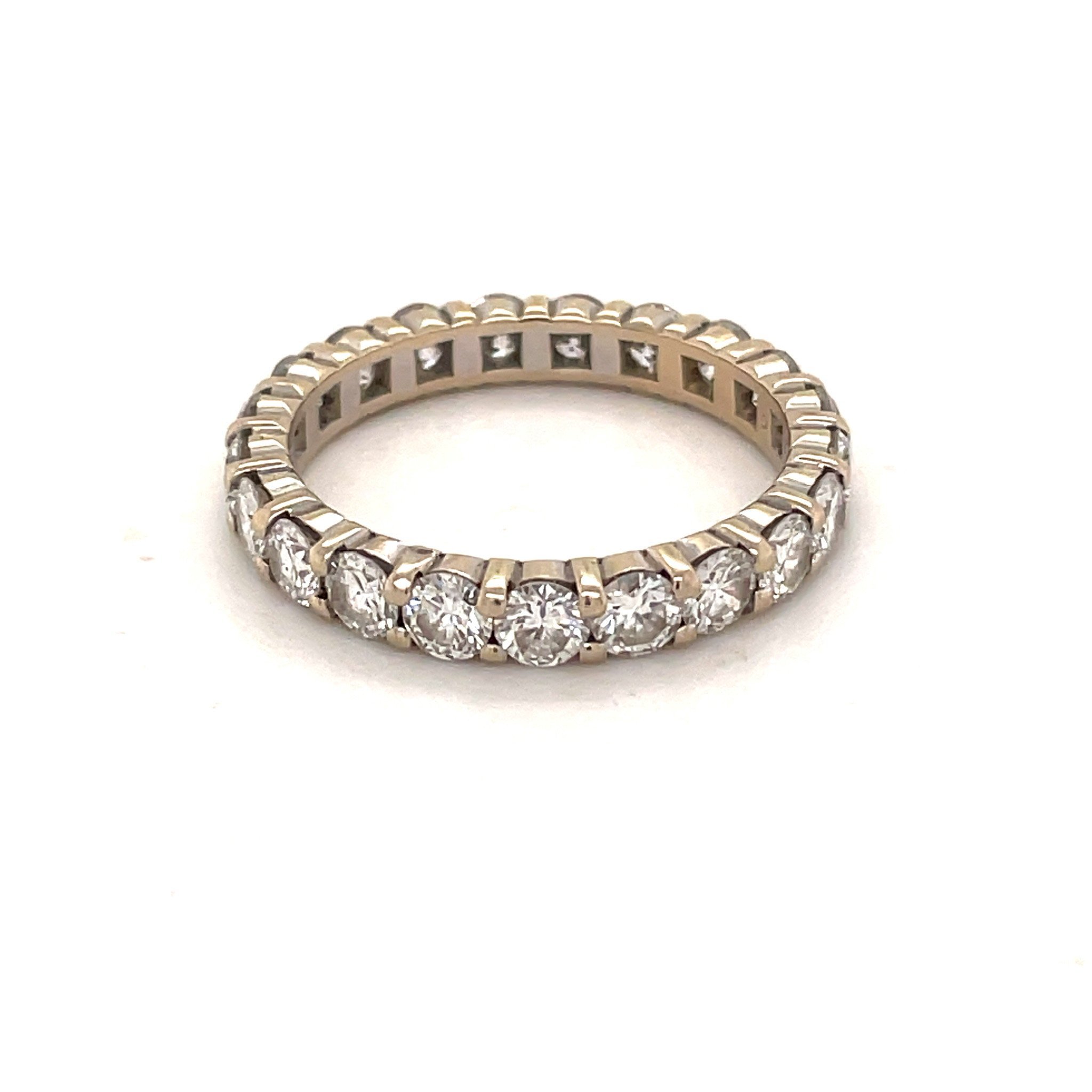 Round Brilliant Cut Diamond Eternity Ring in 18ct