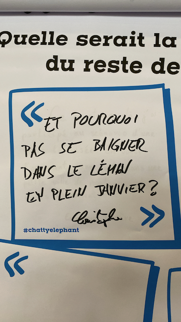 Une affiche avec une citation manuscrite en français, encadrée en bleu, avec un hashtag #chattyelephant en bas.
