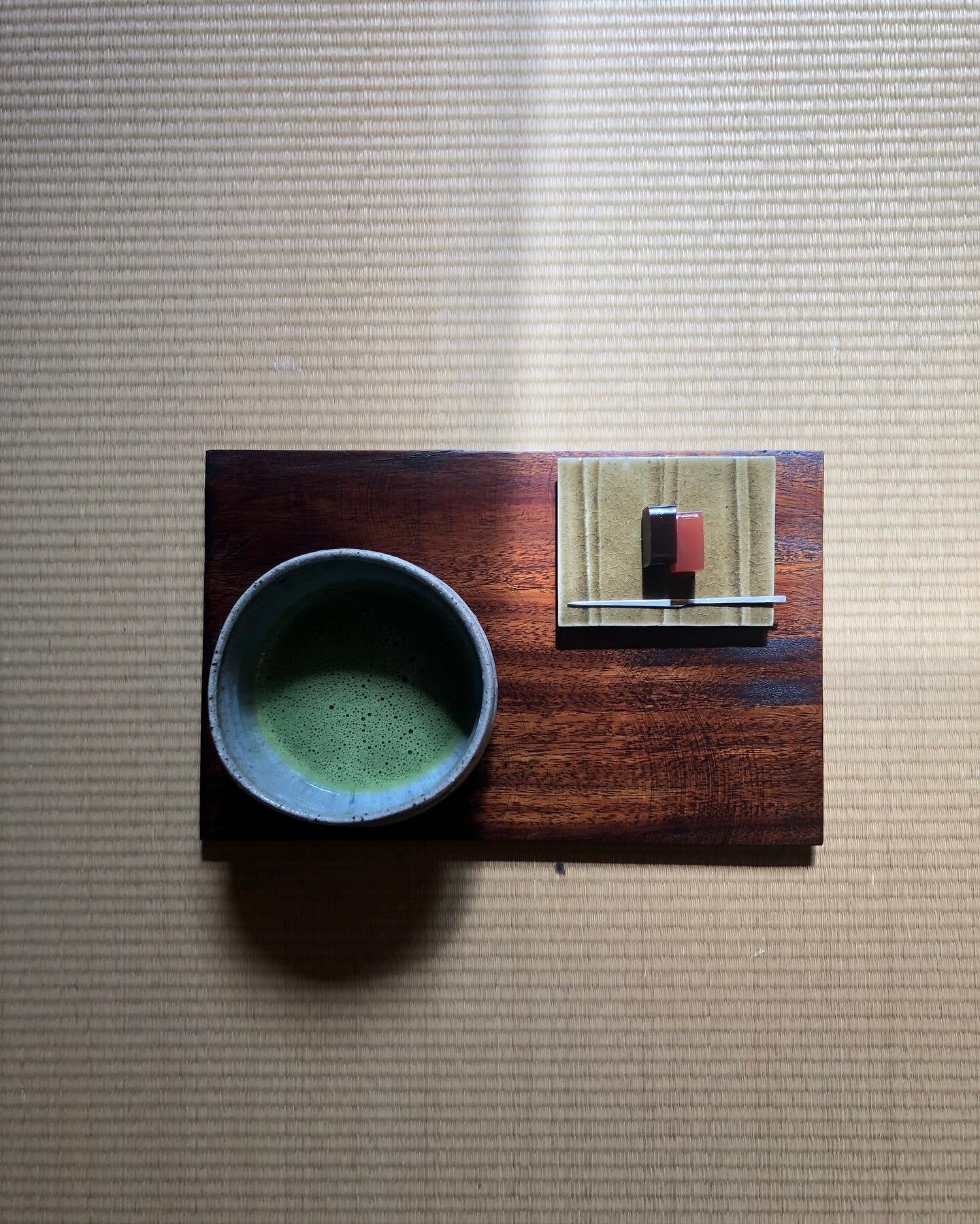 Chawan and small plate for sweets by @mitohgama my master during my apprenticeship in Karatsu. We would often have tea breaks on Fridays as a treat served with fresh Japanese sweets - wagashi. Also as an apprentice I learned to prepare Matcha and swe