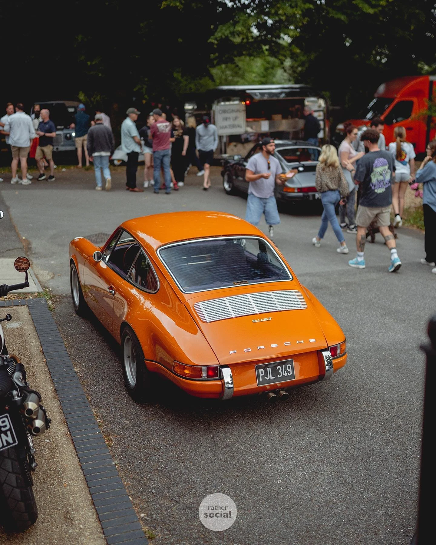 The perfect mid-week evening event! We made our way down to @thepumphouse_winchester for @darrencollins &lsquo;Benzin &amp; Burgers&rsquo; gathering&hellip; An eclectic mix of cars and bikes, great people, and some fantastic burgers ☑️ We&rsquo;ll be