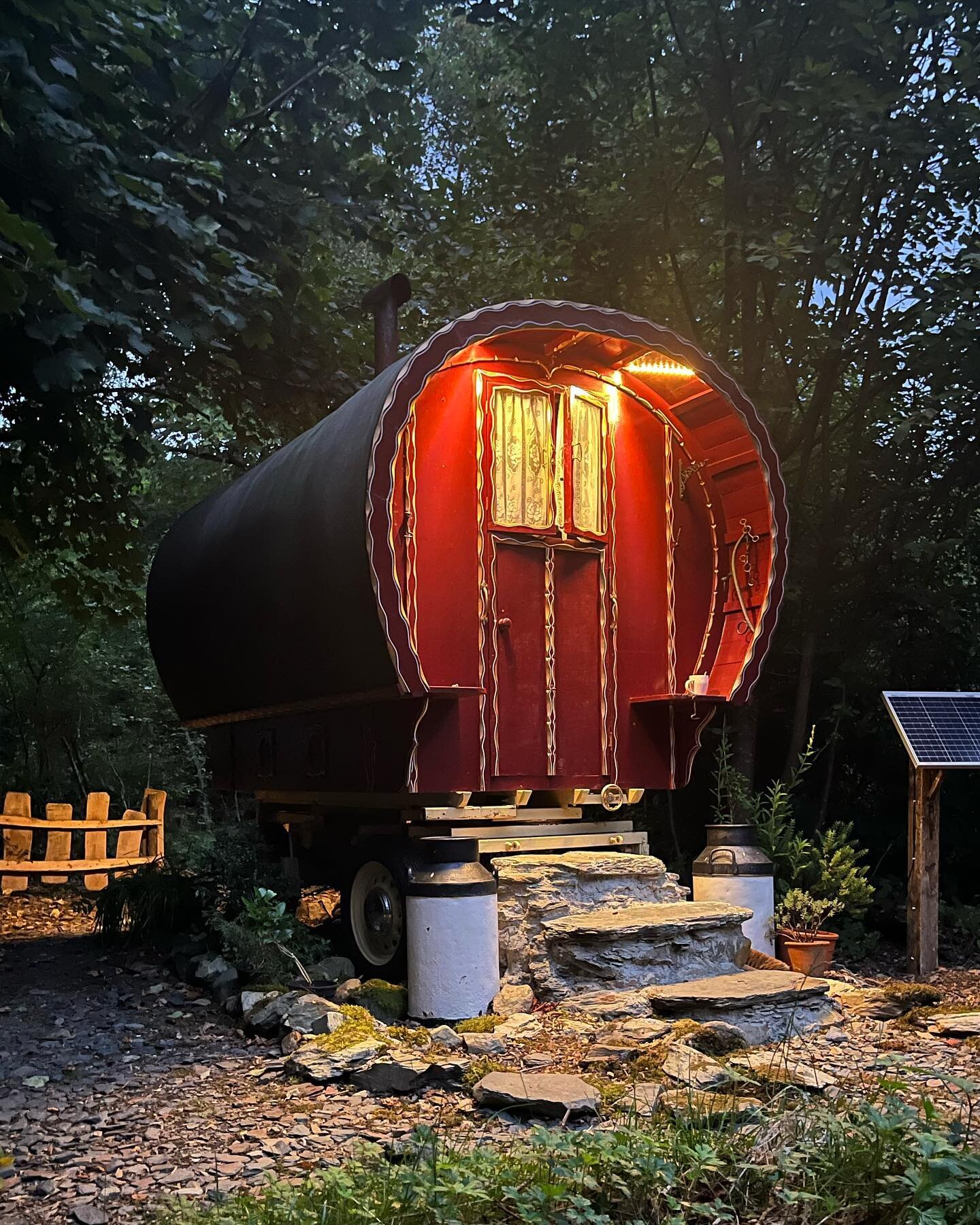 Coming this Autumn 👀 our beautiful gypsy caravan nestled away in Hazel Wood will be available to book in time for October Half Term 🪵

Featuring an authentically restored interior complete with log burning stove, solar powered electricity, a separa
