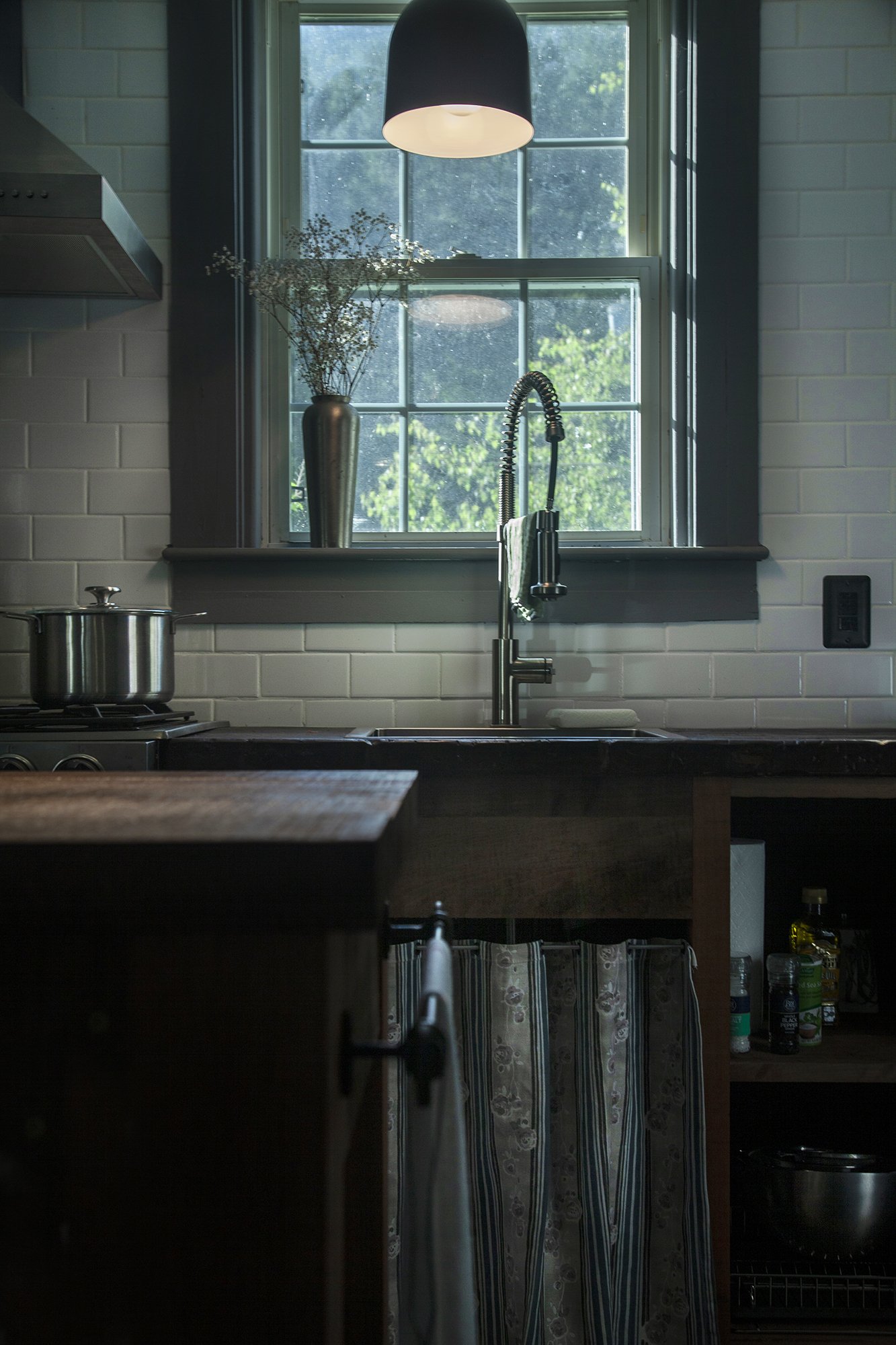 KITCHEN 2.jpg