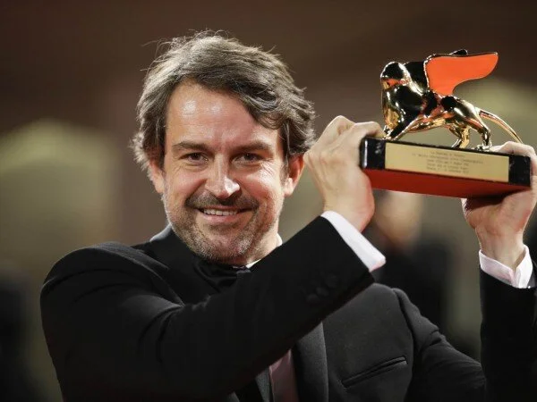 Desde Allà - Il Leone viene da lì