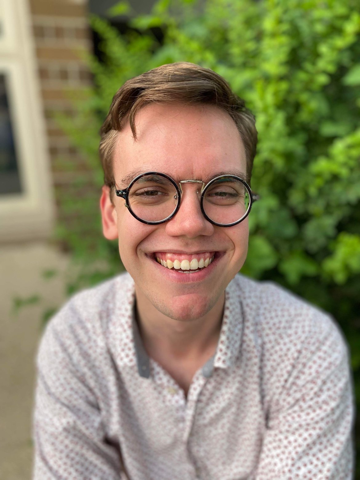 John Solari is an Ann Arbor based pianist, currently pursuing a doctoral degree in piano performance at the University of Michigan studying under Professor Christopher Harding. An avid collaborator and soloist alike, John has appeared onstage nationa