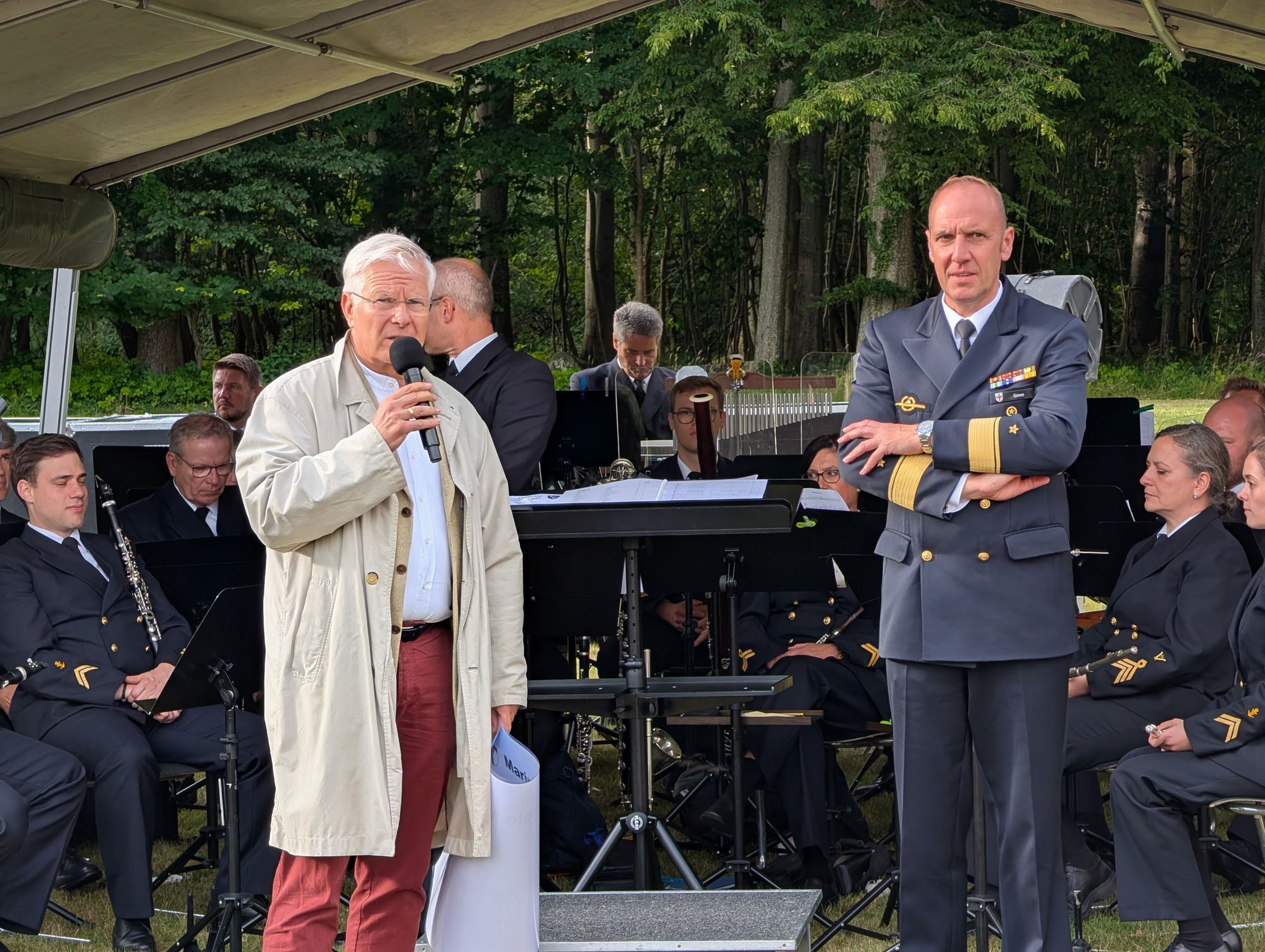 Scheckuebergabe-Skipiol-Grimm-Rede.jpg