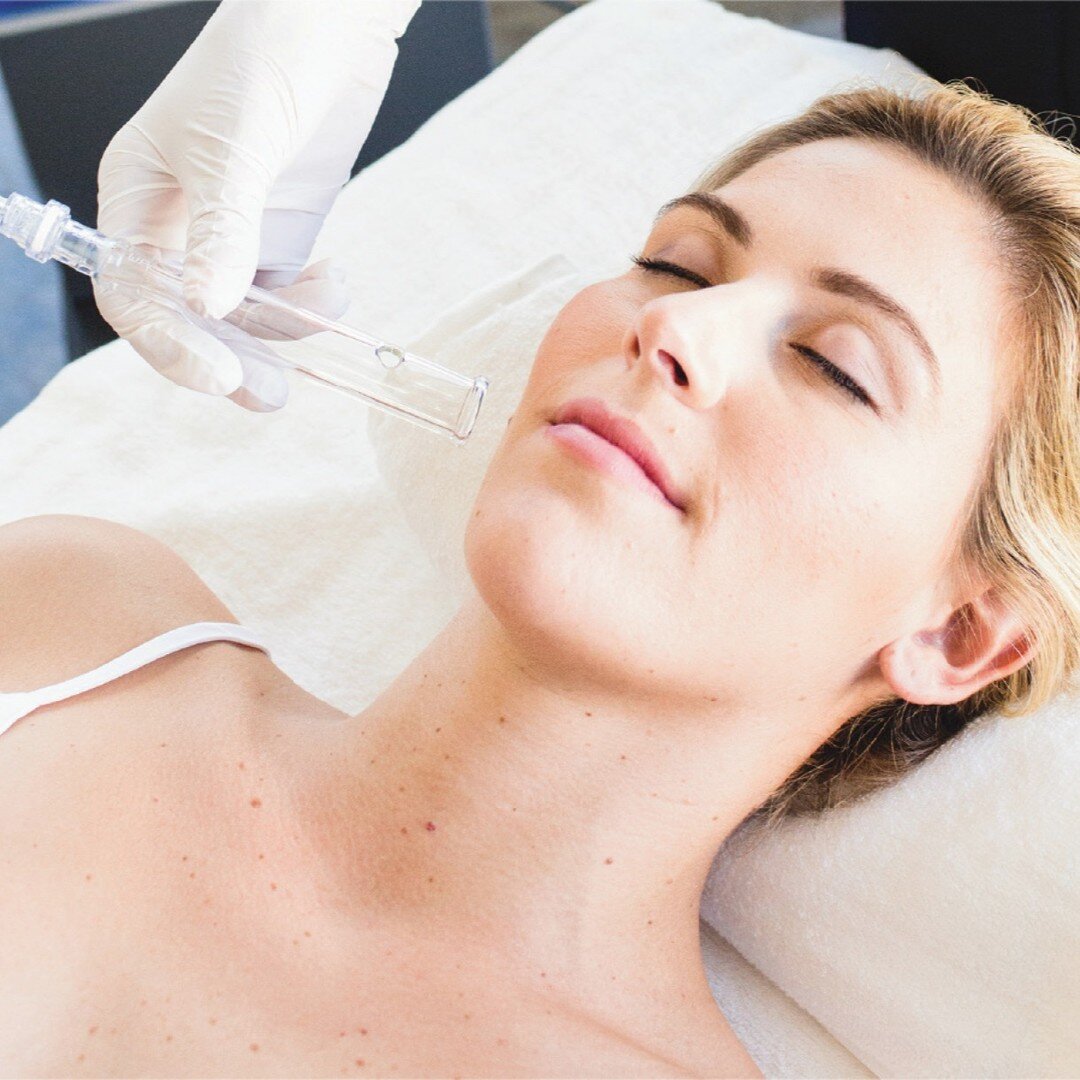 Hydrafacial Holiday Beauty (The All in One)!

Address all your skincare concerns this holiday season with this package and save $100!
Platinum Lymphatic Drainage Hydrafacial ($300) removes puffiness, stagnation, and dark circles combined with The Hyd