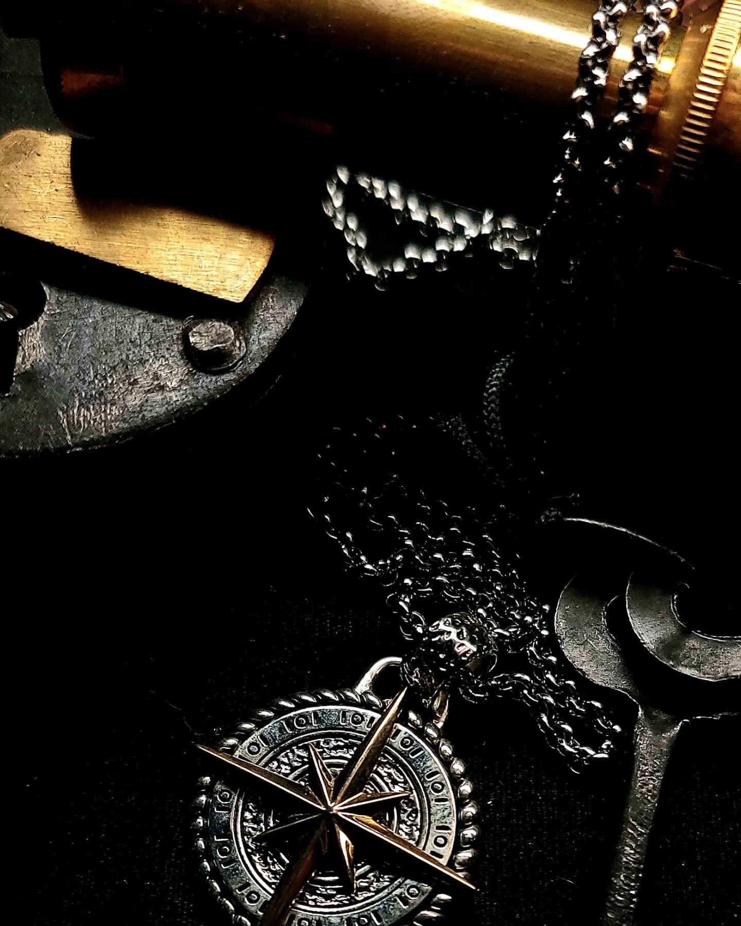Stay on course. Headed for a creative year! 
.
.
.
#clocksandcolours #brass #brassinlay #northstar #nauticalstar #ppl #petermckinnon #petespiratelife #inspiration #moody #moodyphotography #phonephotography #photographer #photography #photooftheday #p