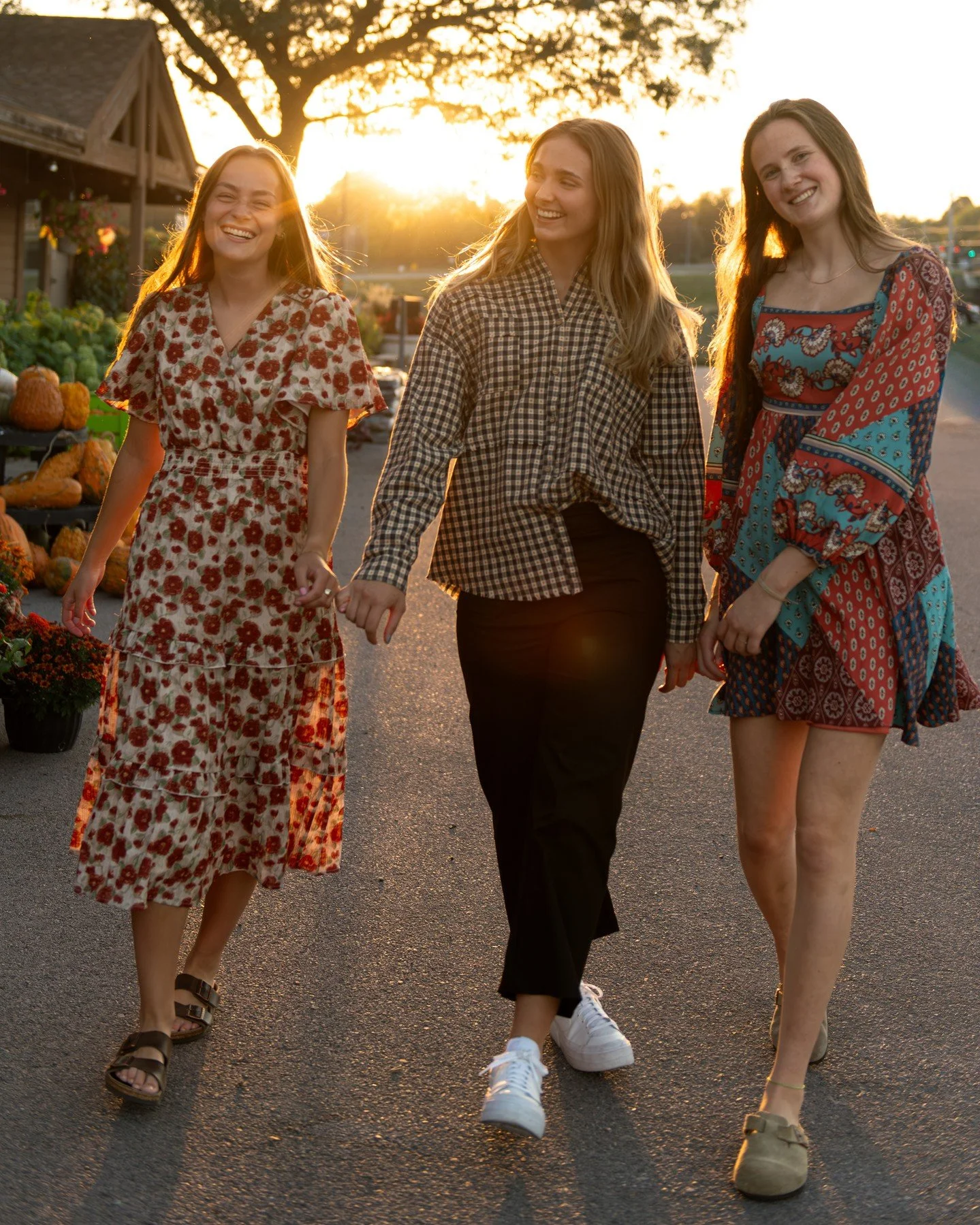 Happy Friday โจ head over to Janie B's Boutique for the cutest Fall wear, we're open until 6pm โบ๏ธ