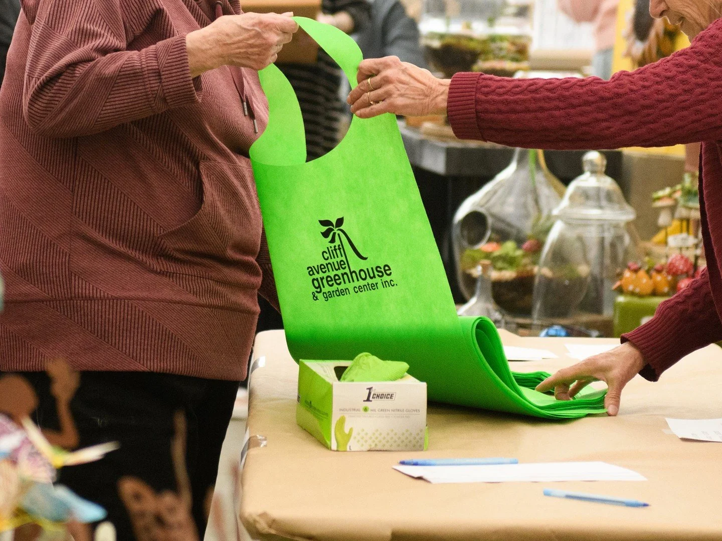 Our Terrarium Bar is coming up! March 28th ONLY @ our 26th street location! 🌱 Call our 26th street location to pre-pay ($10) and reserve your spot! The fee will then be applied towards your project. Everything is a la carte! ✨
Head to the link in ou