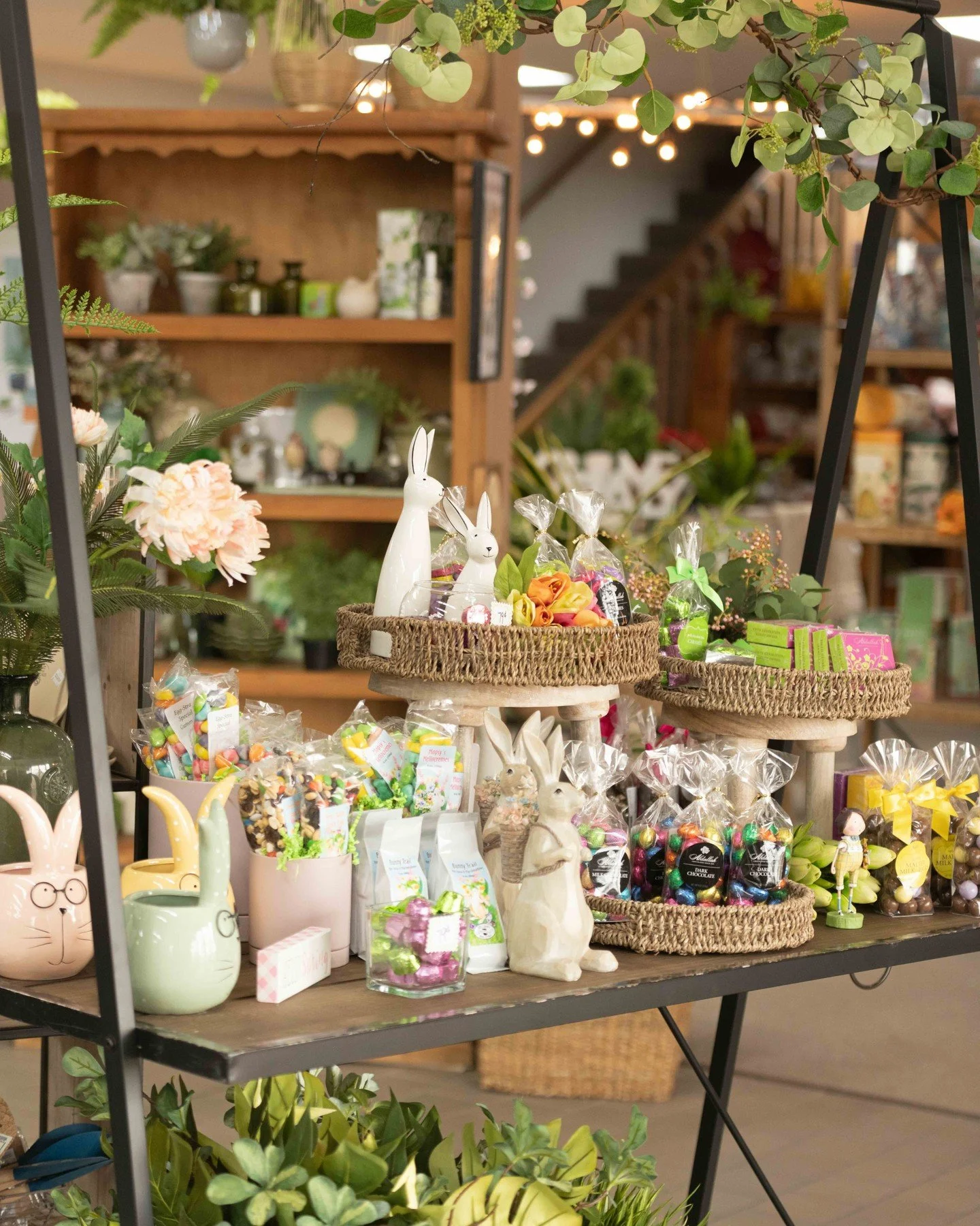 Easter decor that is 🌱springing🌱 with joy and cuteness!