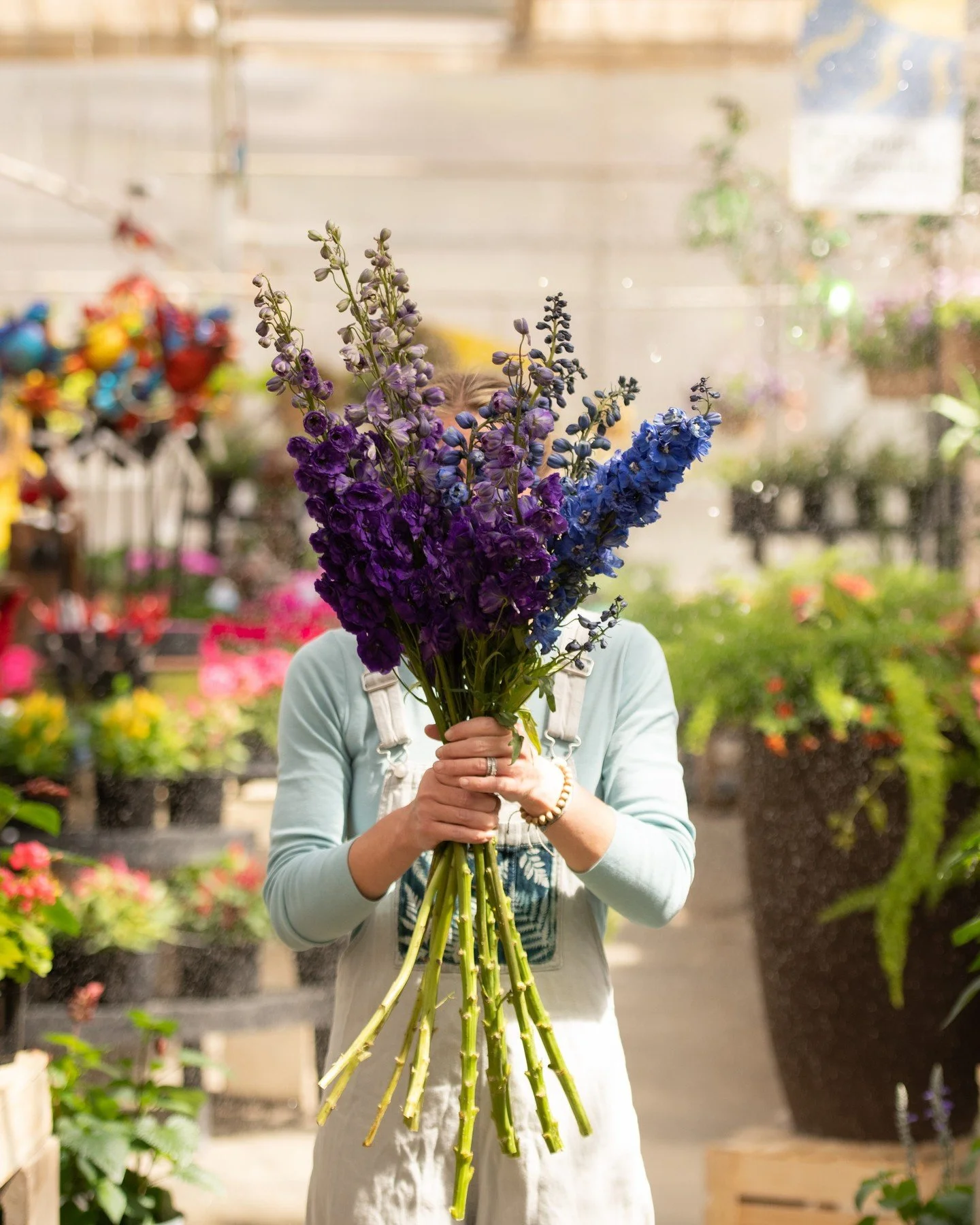 Mother's Day is right around the corner!🌸 Did you know that we do custom creations for our fresh flowers! Head to the link in our bio to check them out! 
@cliffavenuegreenhouse_florist