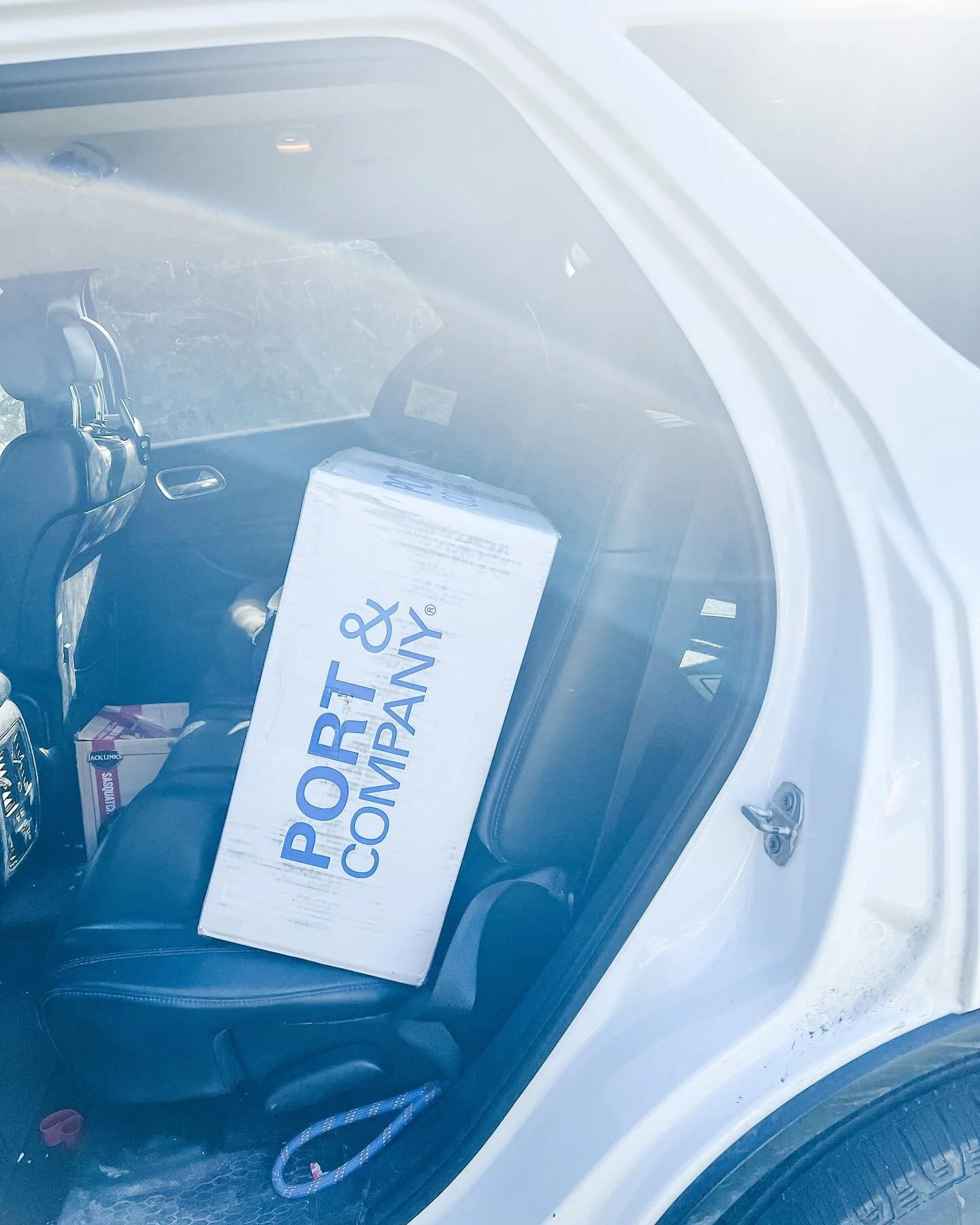 Forgot to take a picture of our latest client order, but here is a photo of me bringing it to the post 🙃

#milanathanco #screenprinting #customapparel #customlogo #logogear #customhats #logohats #leatherpatchhats