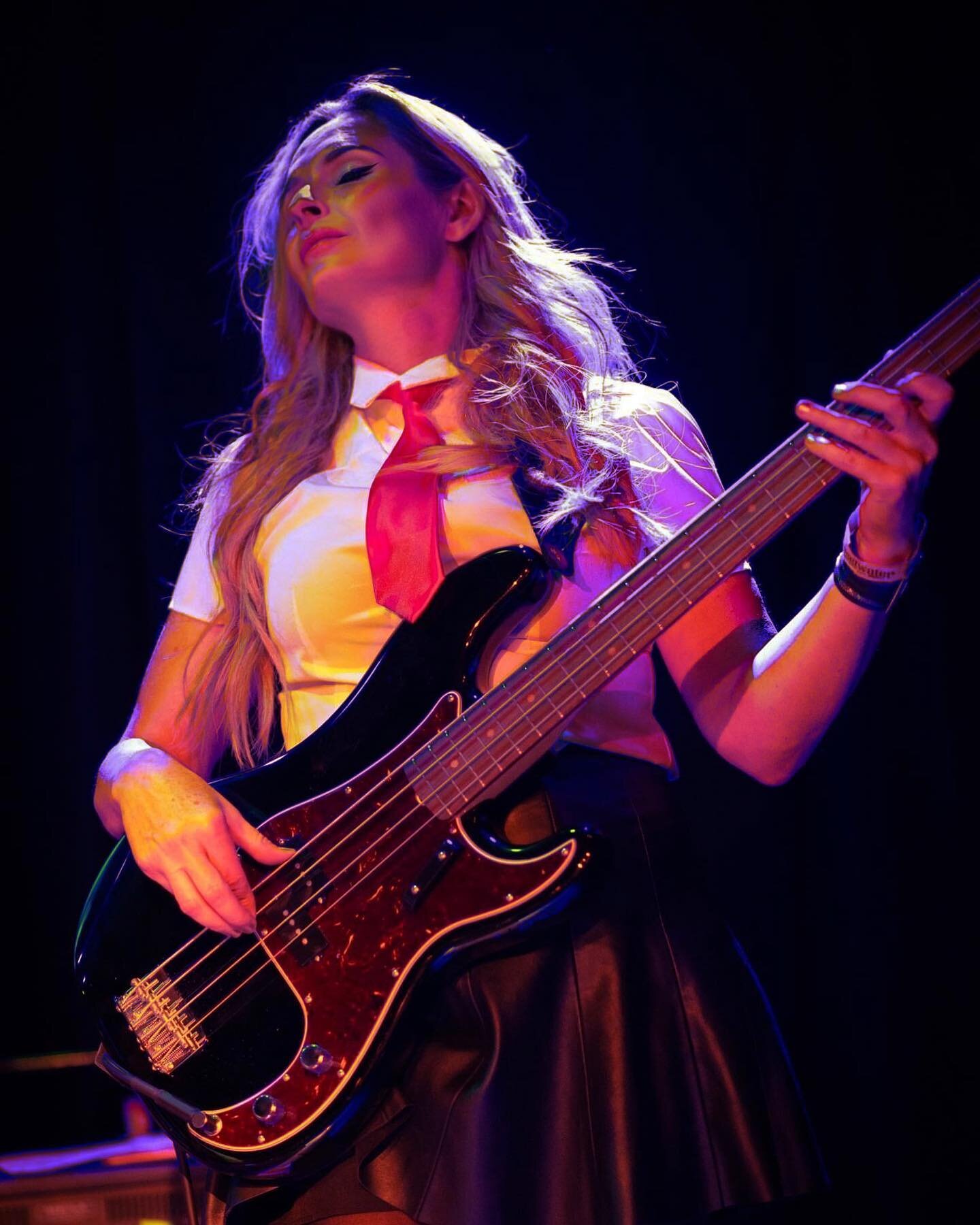 Lost in the music #nobetterfeeling 

Rocking my new Fender American Vintage II 1960 P Bass - a beautiful descendant of the original.  @fender 

Photo by Bruce Forrester @warmlightphotography