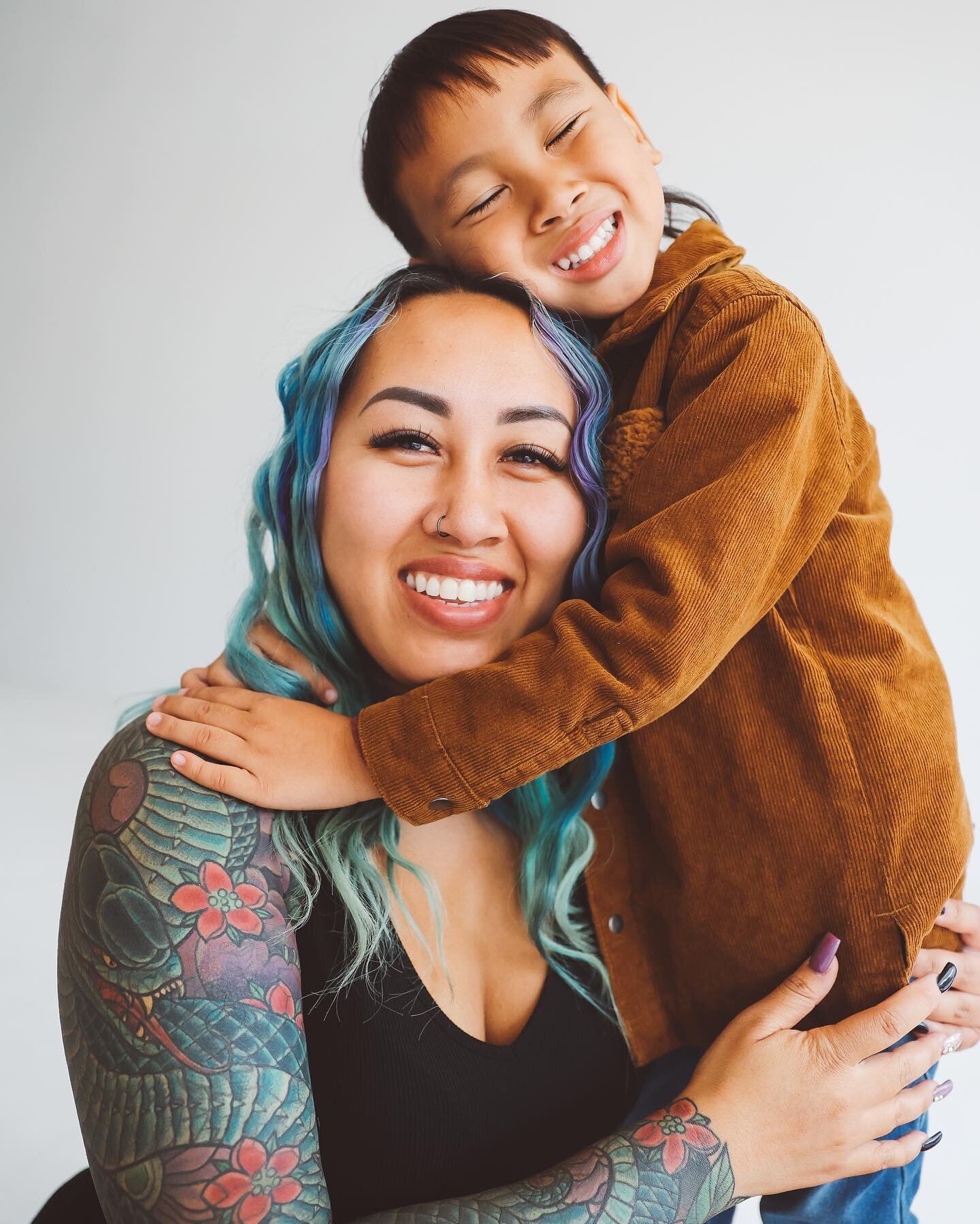 I. Am. Obsessed. || It is impossible to choose which photos I want to share from this collection but feel free to use this beautiful family in the studio as your sign that you too need to get a studio session on the books.