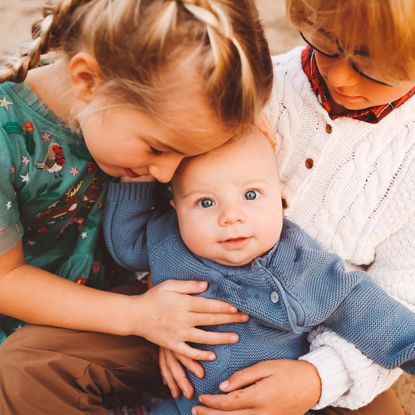 What a whirlwind December was. Thirty beautiful families captured including lots of familiar faces who brought their newest little ones. Getting to see how your families&rsquo; have expanded is always the best part of the year. I&rsquo;ve been photog