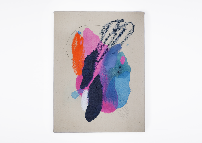 Arte abstracto con manchas de colores azul, rosa, púrpura, naranja y negro sobre lienzo beige.
