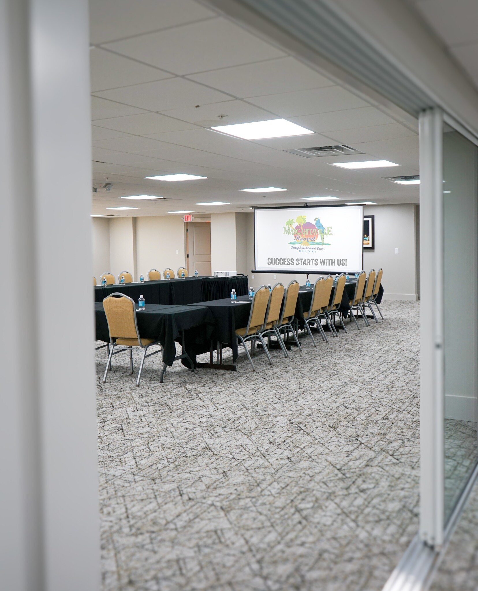 Make Waves with Your Next Business Event at Margaritaville Resort Biloxi!
Ditch the boardroom for the waterviews at Margaritaville Resort Biloxi! 🌊 Our brand-new meeting spaces redefine the way you do business, offering a tropical twist to your corp