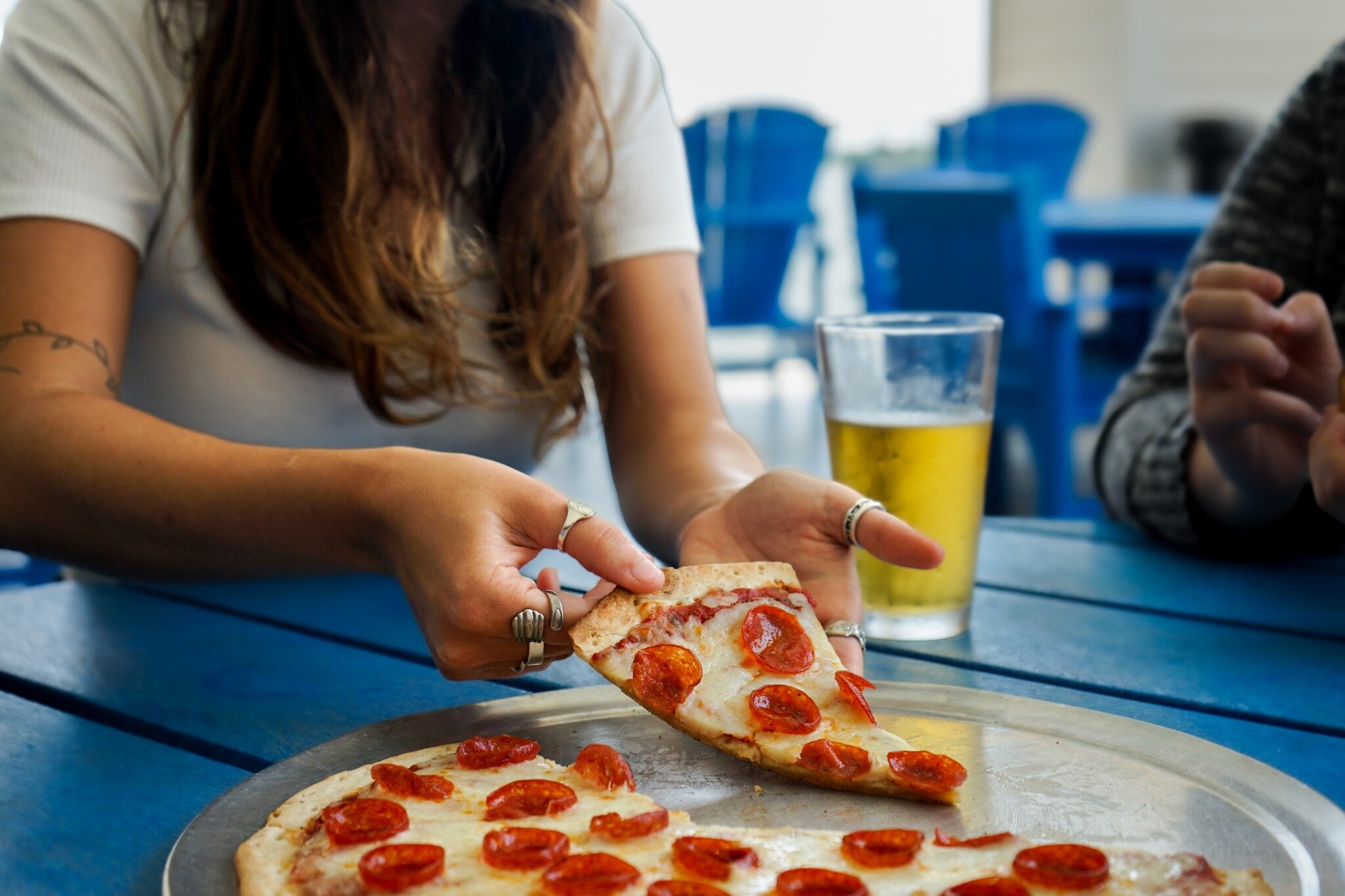 Everyday is a good day for pizza... and we've got your favorite!🍕

margaritavilleresortbiloxi.com/
#margaritavilleresortbiloxi #biloxi #biloxims #gulfcoast #pizza #restaurantsinbiloxi #thingstodoinbiloxi