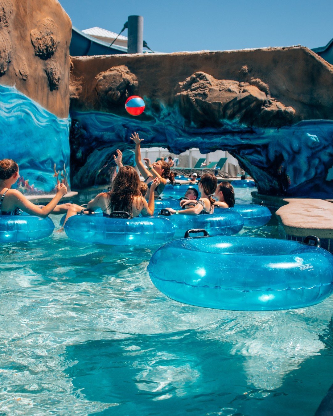 The best summer days are full of floaties, bathing suits, and margarita's! 
Margaritavilleresortbiloxi.com/

#poolseason #poolszn #familyresort #familyfun #gulfcoast #biloxi #margaritaville #margaritavilleresortbiloxi #lazyriver #poolslides #waterpla